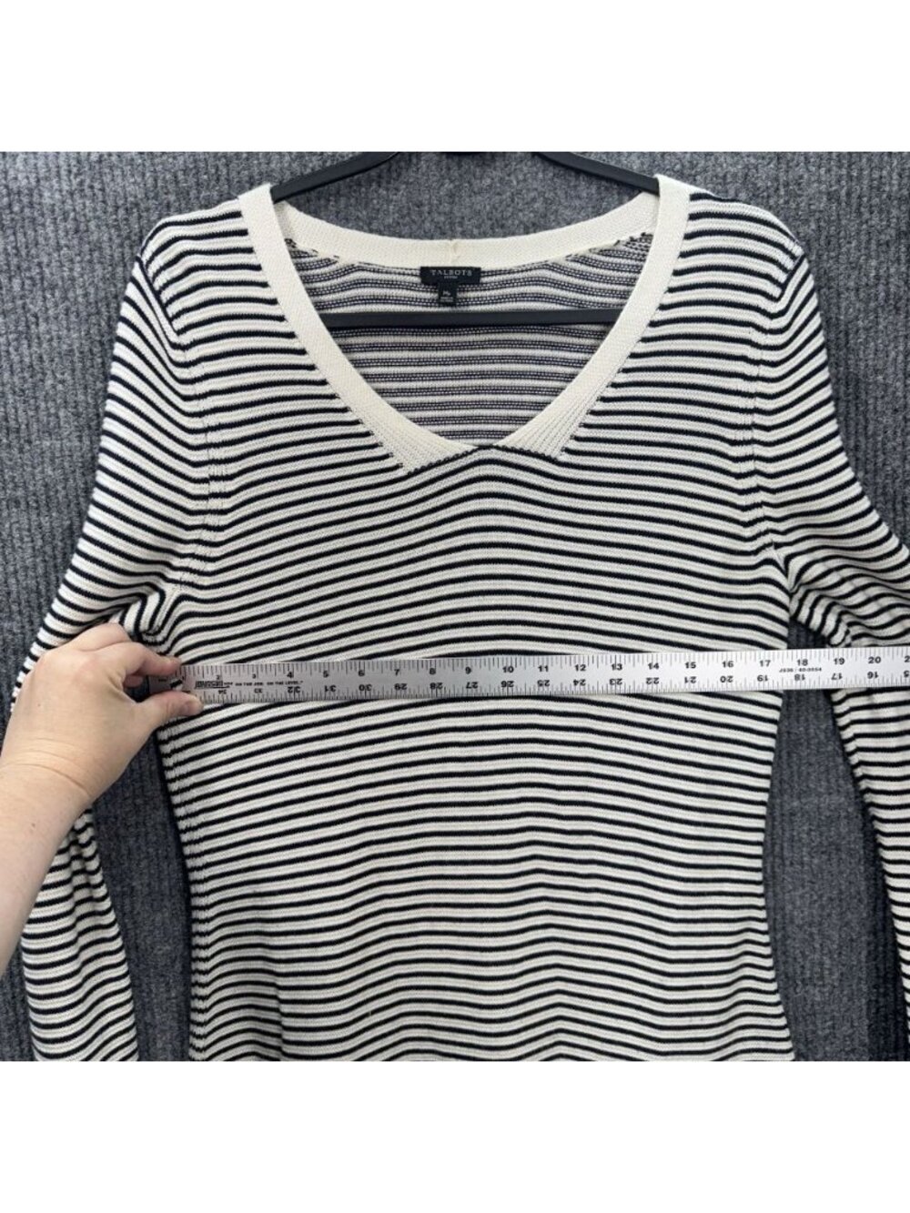 Talbots Sweater Top Women’s MP Petite Black Ivory Stripe Long Sleeve V-Neck Knit - Picture 9 of 10